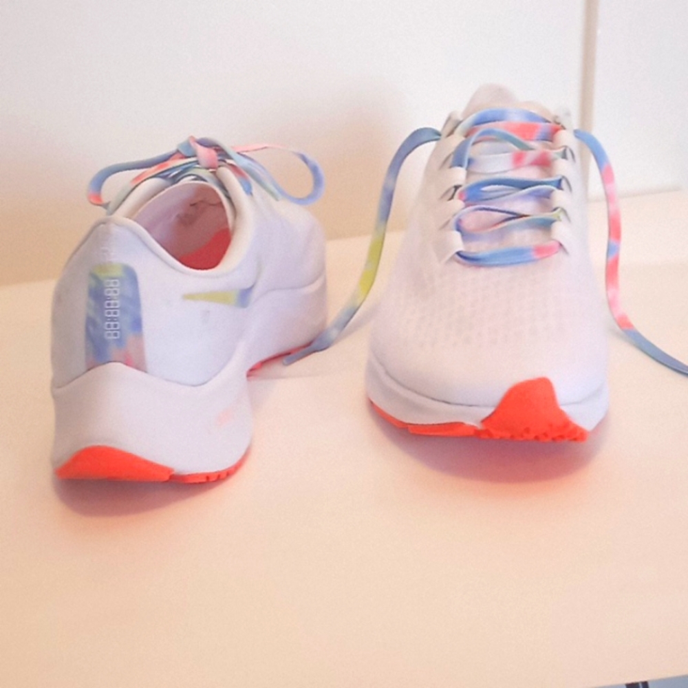 Nike Zoom Running white & orange tye dye size 7 running shoes like new